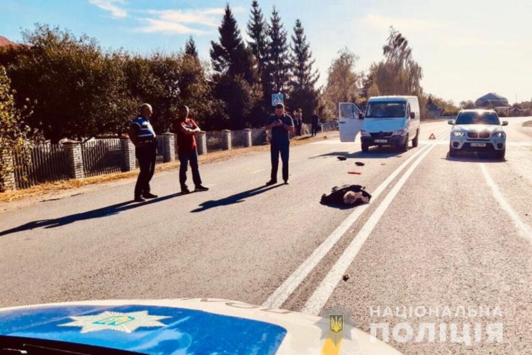«Вылетел из-за машин»: на Прикарпатье депутат сбил на пешеходном переходе пенсионера