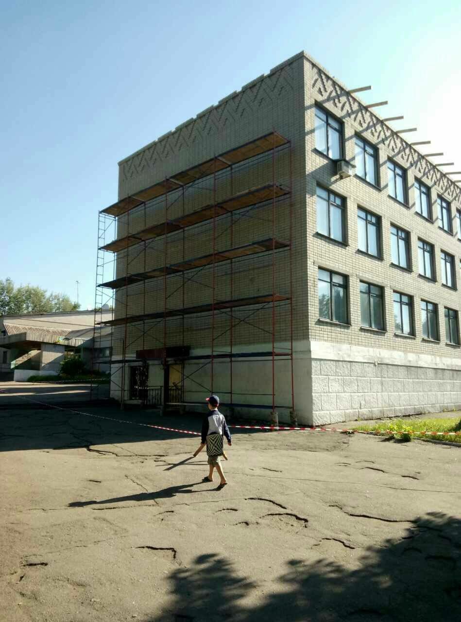 Юрий Голик: Лучшей школе Украины в пгт Соленое Днепропетровской области исполнилось 2 года