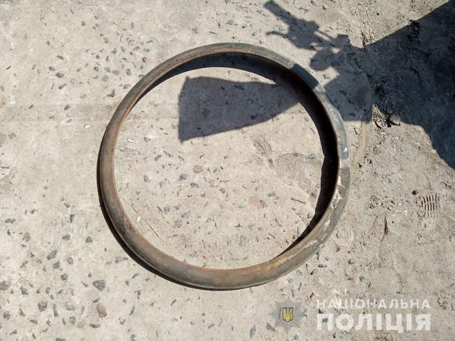 В Ровенской области 11-летнюю девочку убило отвалившимся от диска колеса бортовым кольцом